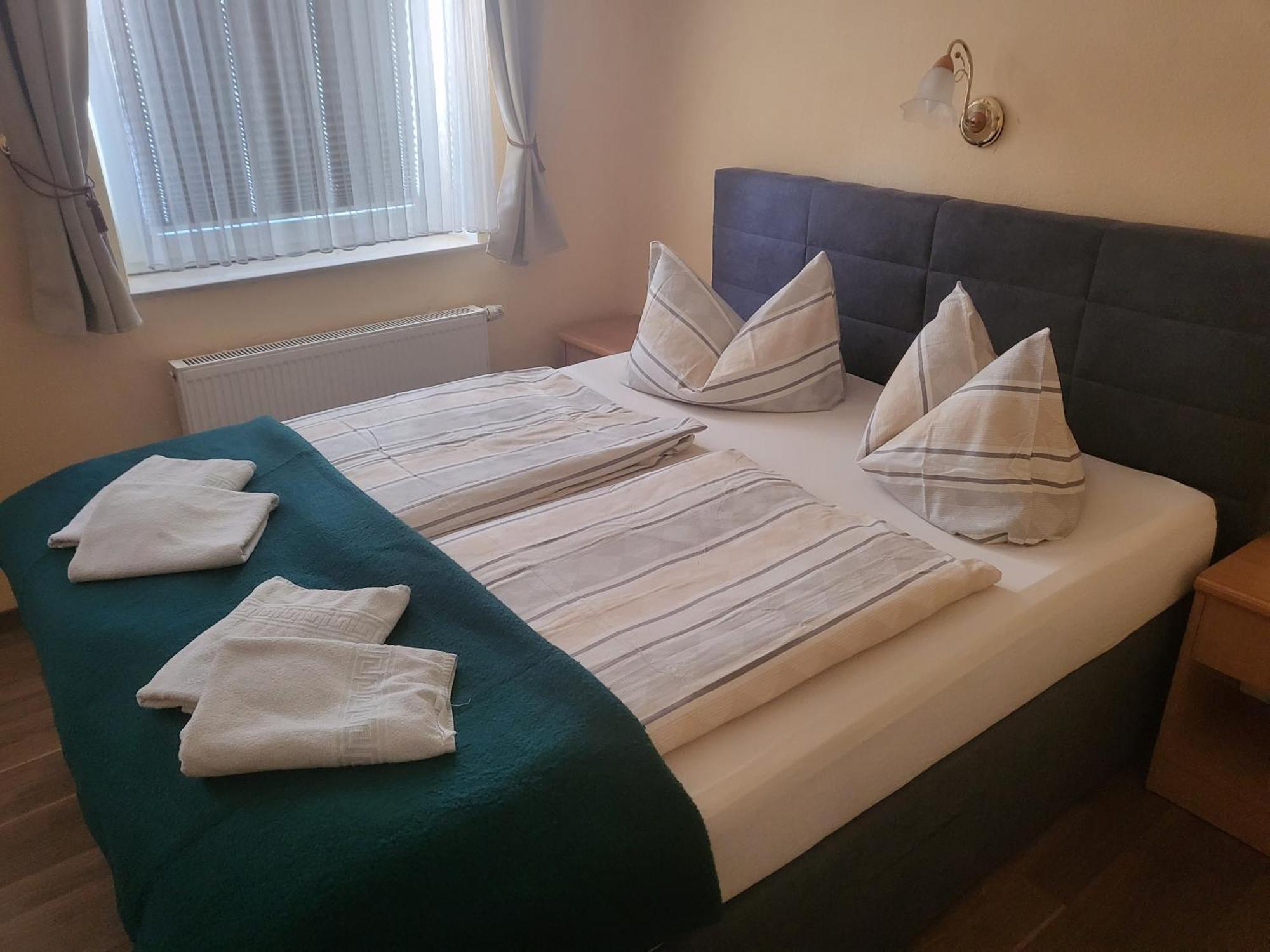Pension Kuehnauer Hof Dessau-Rosslau Exteriör bild